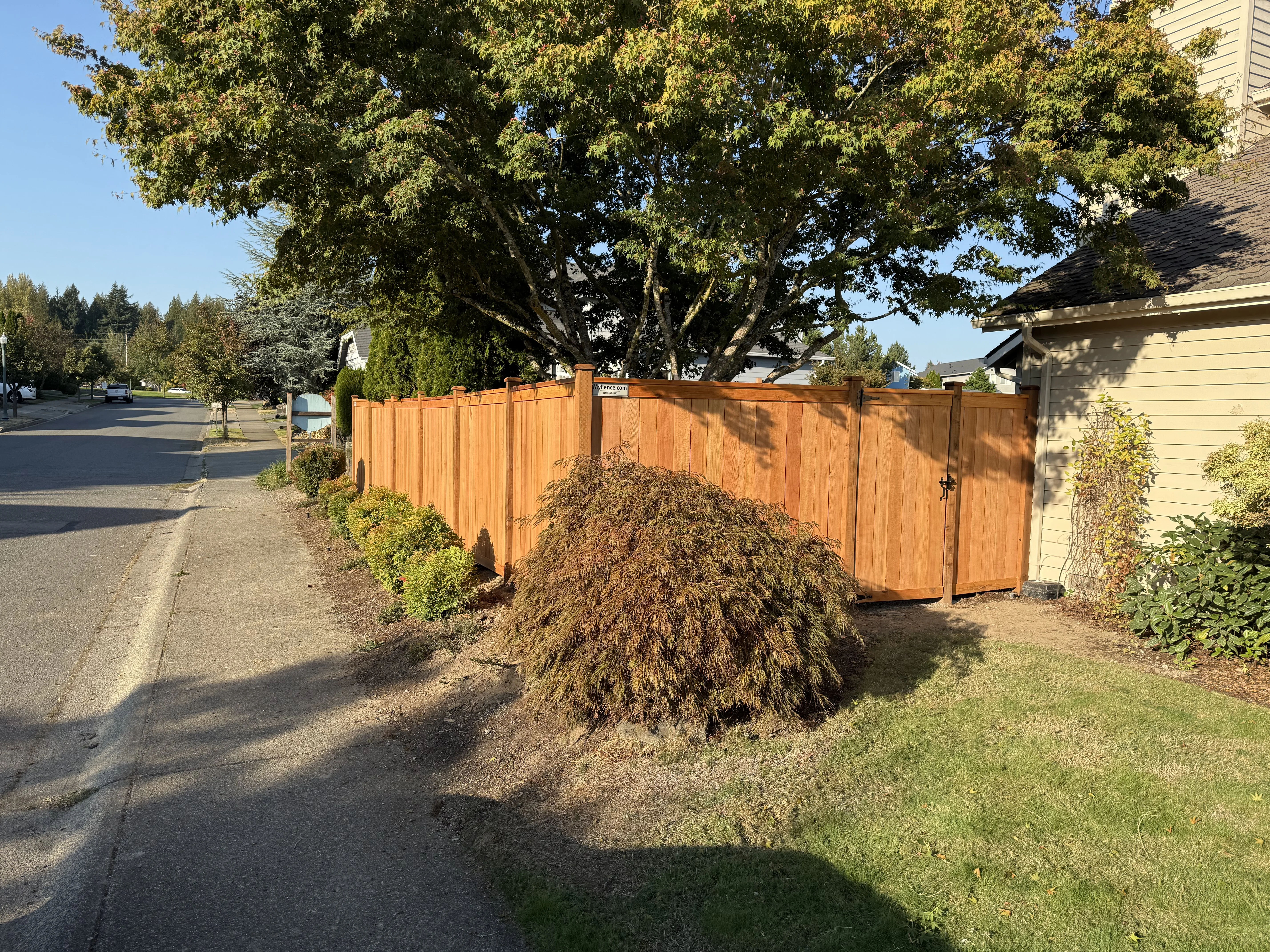 6' cedar privacy fence installation in Falling Water, Bonney Lake