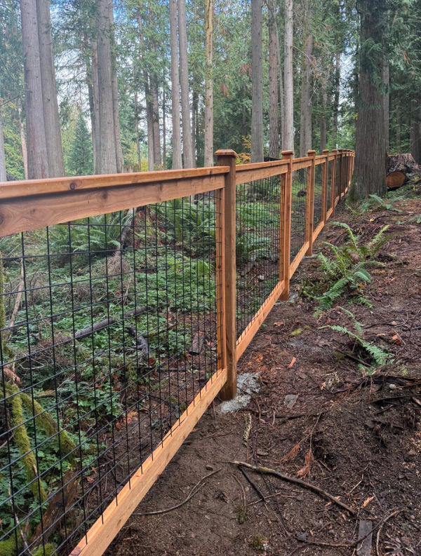 Mirrormont Fence Installation 1