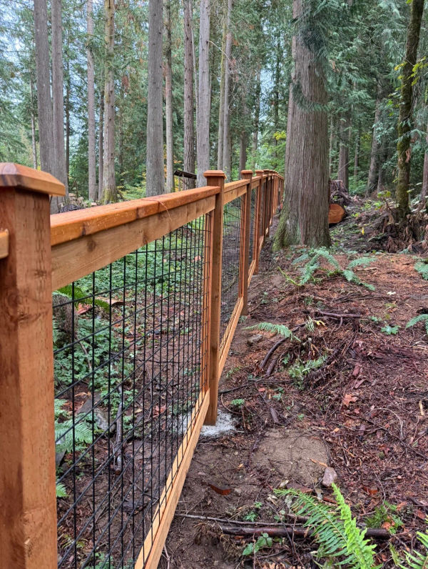 Mirrormont Fence Installation 2