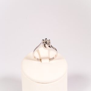 Anello Solitario Vintage in Oro bianco 18 kt con Diamante taglio antico