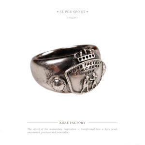 Anello tributo 'Cassius Marcellus Clay' in argento 925 fatto a mano in edizione limitata.