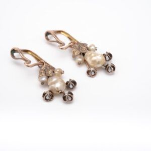 Orecchini antichi primi '800 in oro 9 kt argento perle barocche e diamanti