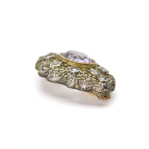 Orecchini pendenti con catene e strass