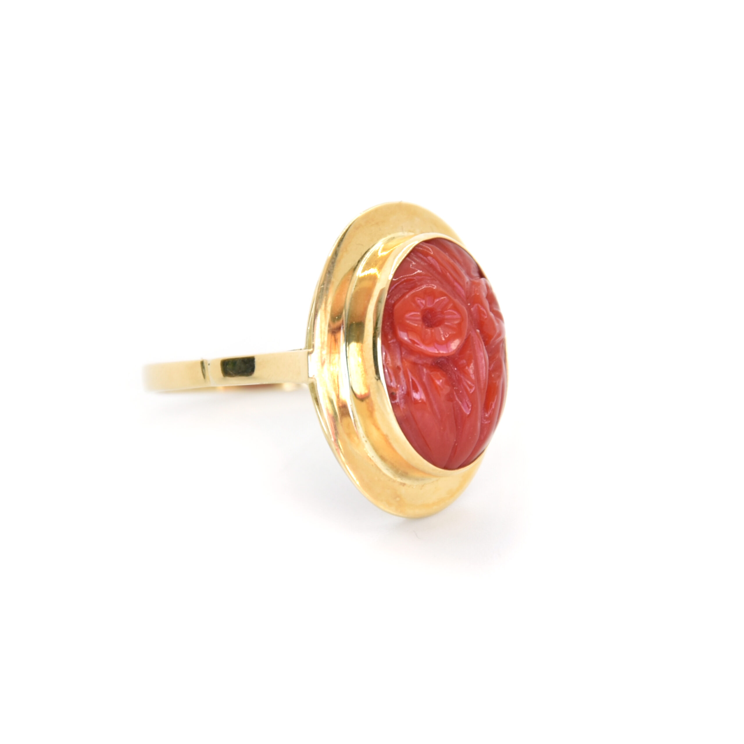 Anello in Argento 925 Placcato Oro con Perla di Fiume e Corallo Rosso | Chapeau Atelier