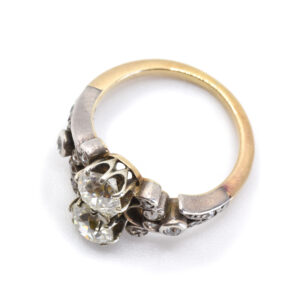 8.1 Anello liberty in oro bianco e diamanti