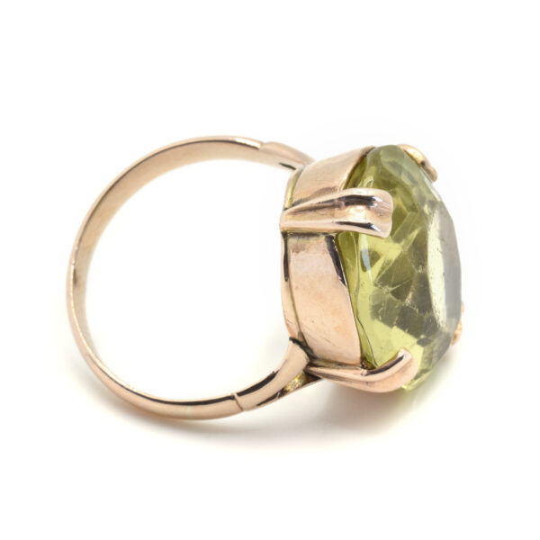 8.2 Anello antico in Oro rosso con pietra verde