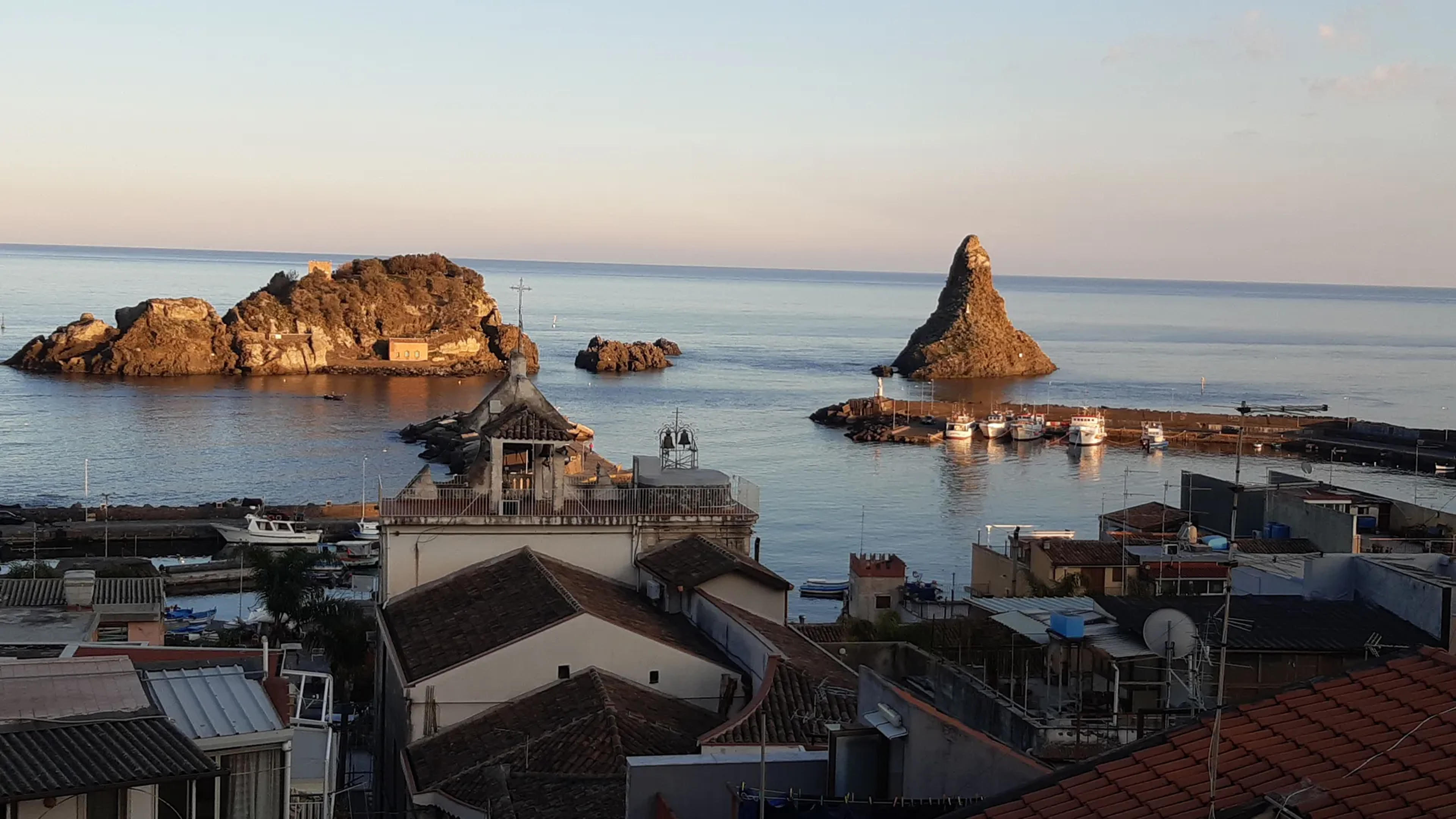 Casa RoSa — Aci Castello