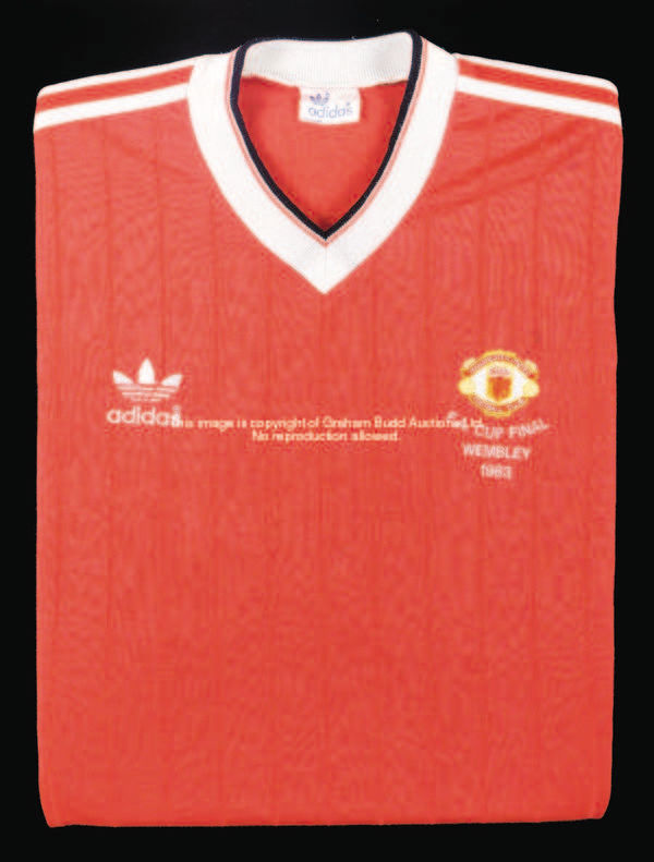 Frank Stapleton: a red Manchester United 1983 F.A. Cup final No.9 jersey, a long-sleeved spare, insc...