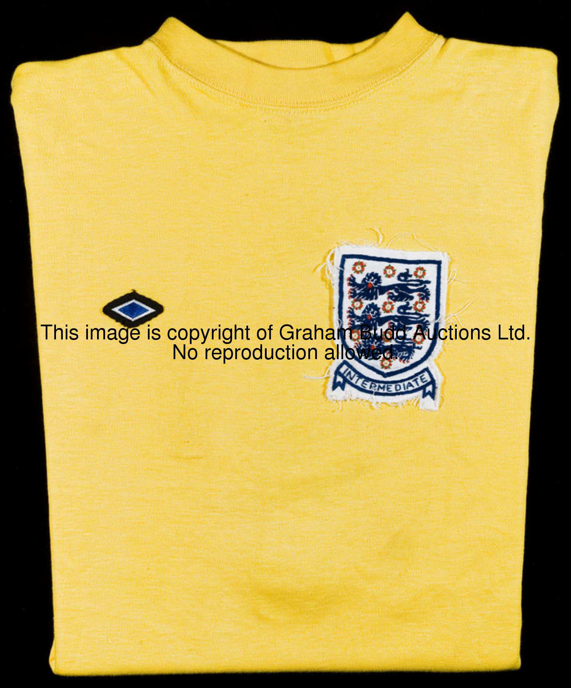 Two England intermediate goalkeeping jerseys, the first example in yellow, the second in blue airtex...