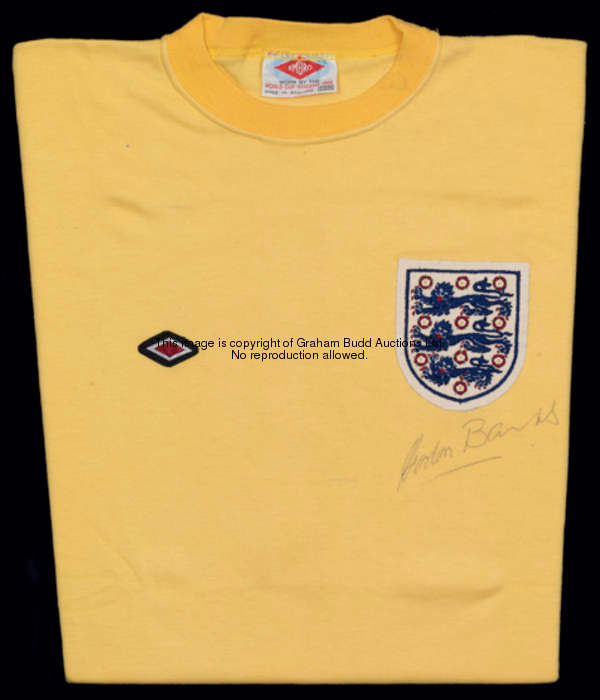 Gordon Banks: a signed yellow England goalkeeping jersey dating from 1971 or 1972, signed by Gordon ...