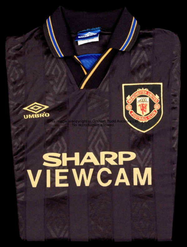 Ryan Giggs: a black Manchester United No.11 away jersey season 1994-95, short-sleeved, F.A. Premier ...