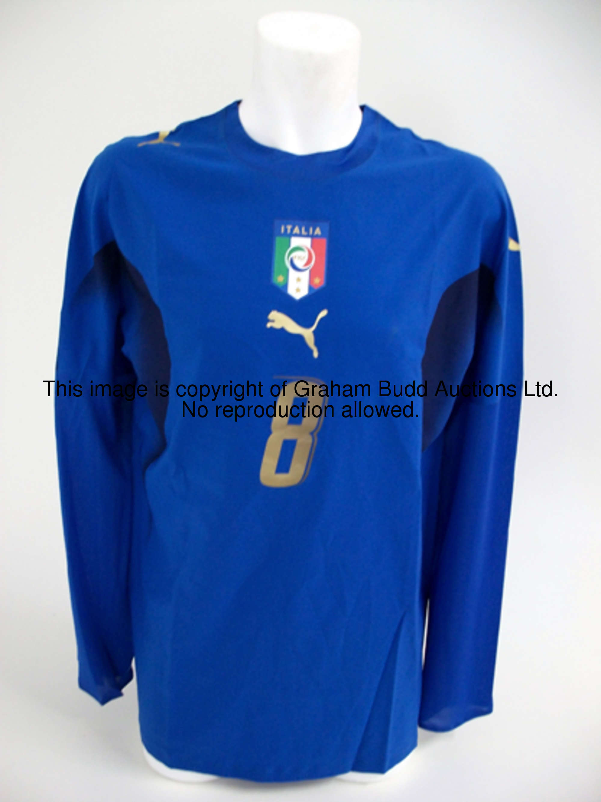 Gennaro Gattuso: a signed blue Italy No.8 international jersey from the 2008 European Championship q...