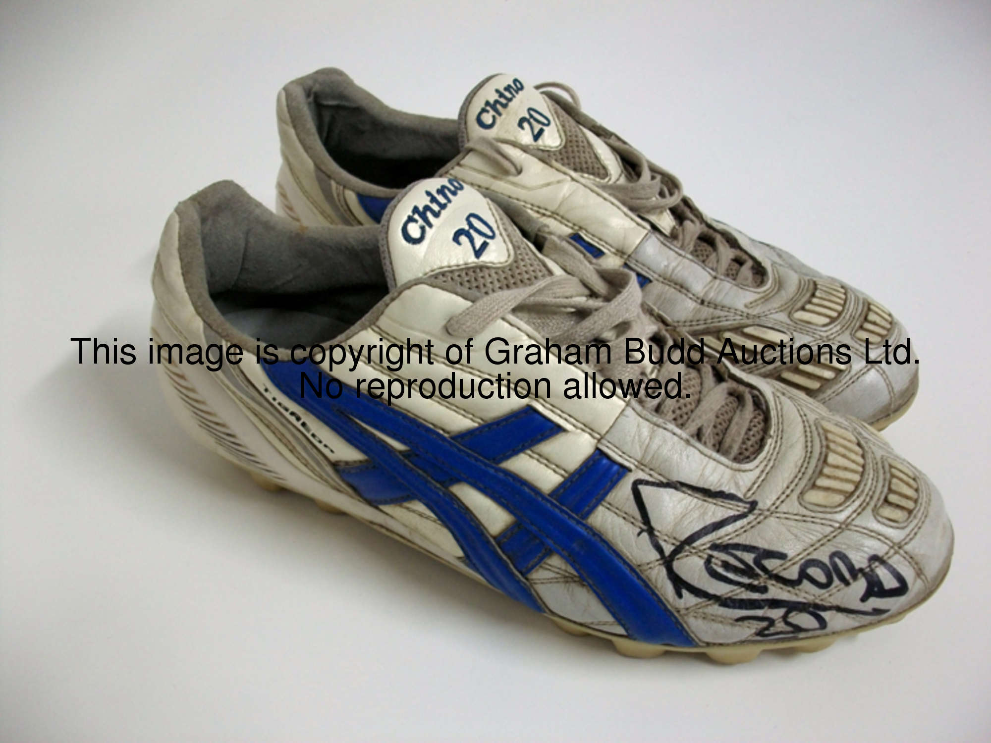 Alvaro Recoba: signed pair of football boots, white & blue Asics Tigreor boots, each tongue inscribe...