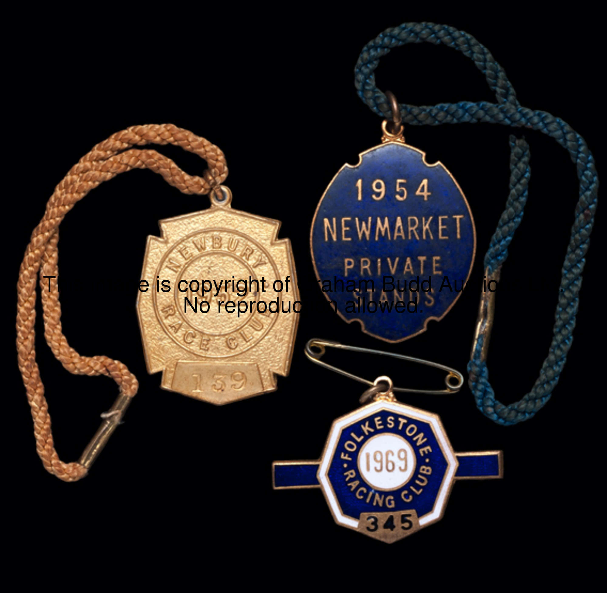 19 members' badges for Newmarket and other courses, all gilt-metal & enamel, comprising: Newmarket f...