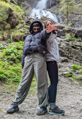 Selfie of Another nav bar but on mobile