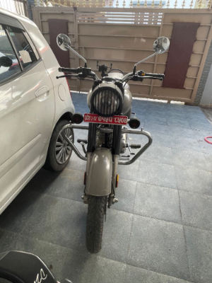 Used 2020 Royal Enfield Classic 350 bike for sale in Kathmandu - Image 2 of 3