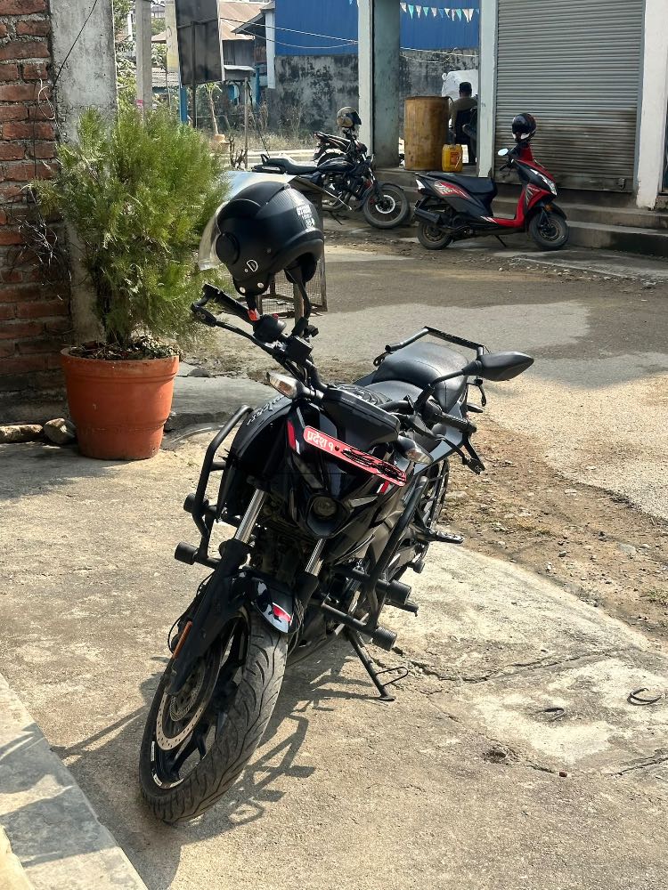 Used 2022 Bajaj NS 160 for sale in Udayapur - Rs.250,000