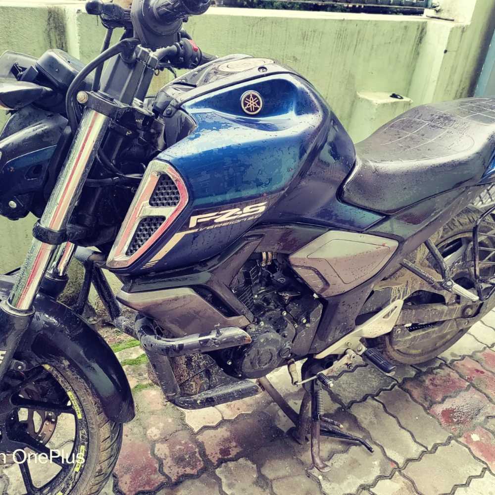 Used 2019 Yamaha FZS bike for sale in Kathmandu - Image 2 of 3
