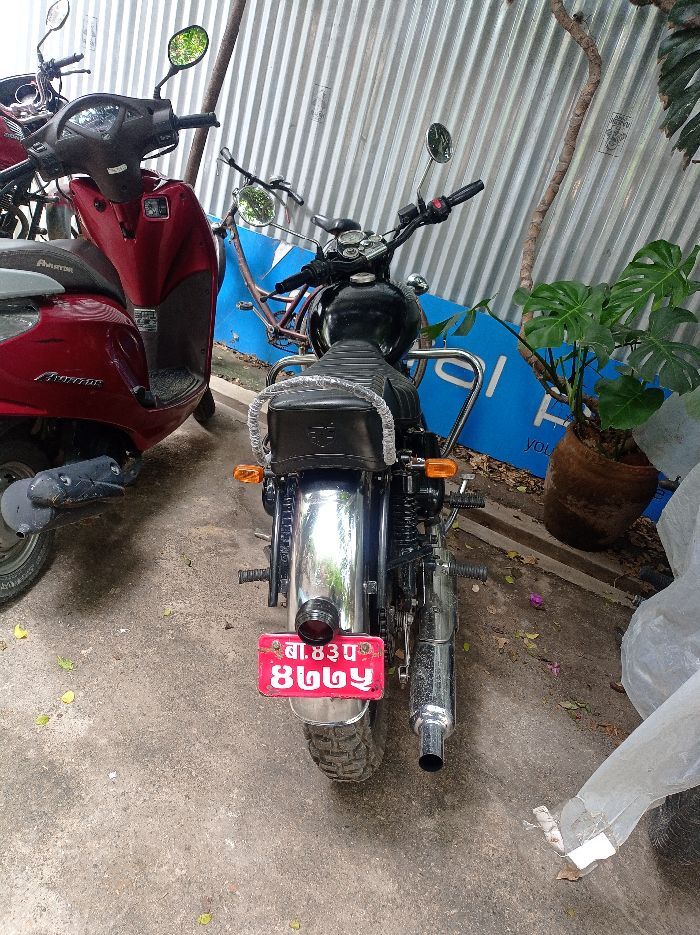 Used 2010 Royal Enfield Classic 350 bike for sale in Kathmandu - Image 3 of 4