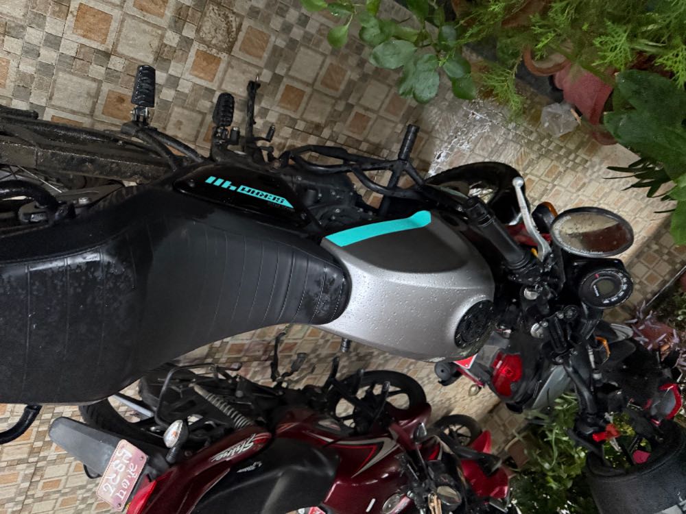 Used 0 Royal Enfield Himalayan bike for sale in Nepalgunj - Image 6 of 8