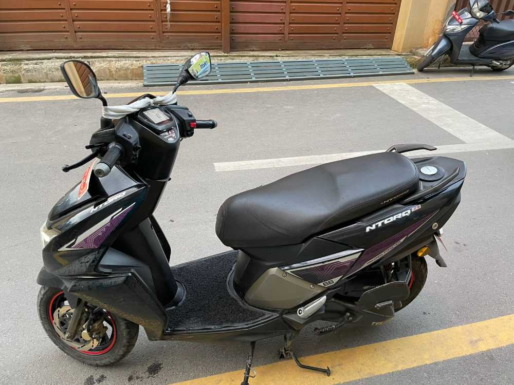 Used 2021 TVS NTORQ 125 bike for sale in Kathmandu - Image 3 of 4