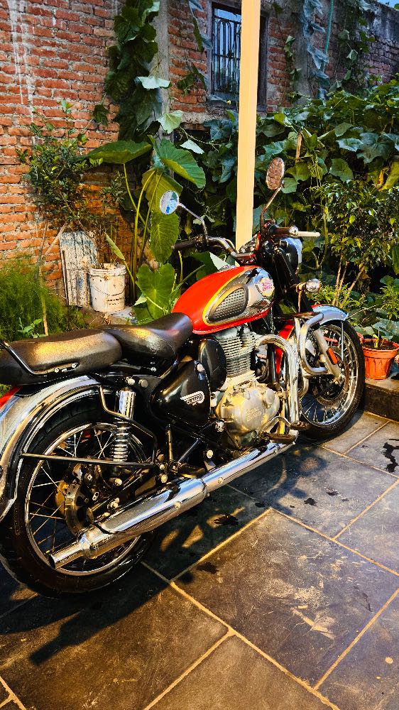 Used 0 Royal Enfield Classic 350 bike for sale in Kathmandu - Image 2 of 2