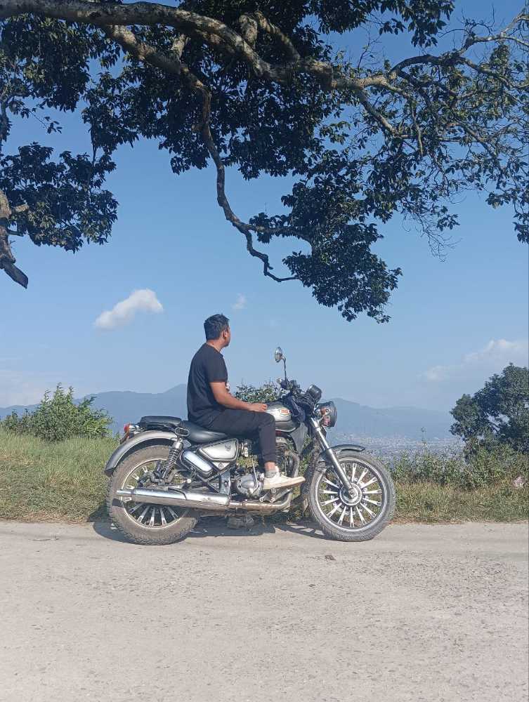 Used 2017 Royal Enfield Classic 350 bike for sale in Kathmandu - Image 2 of 2