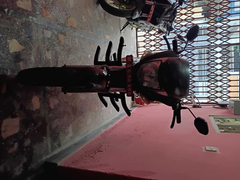 Used 2012 Hero Cbz bike for sale in Kathmandu - Image 3 of 4