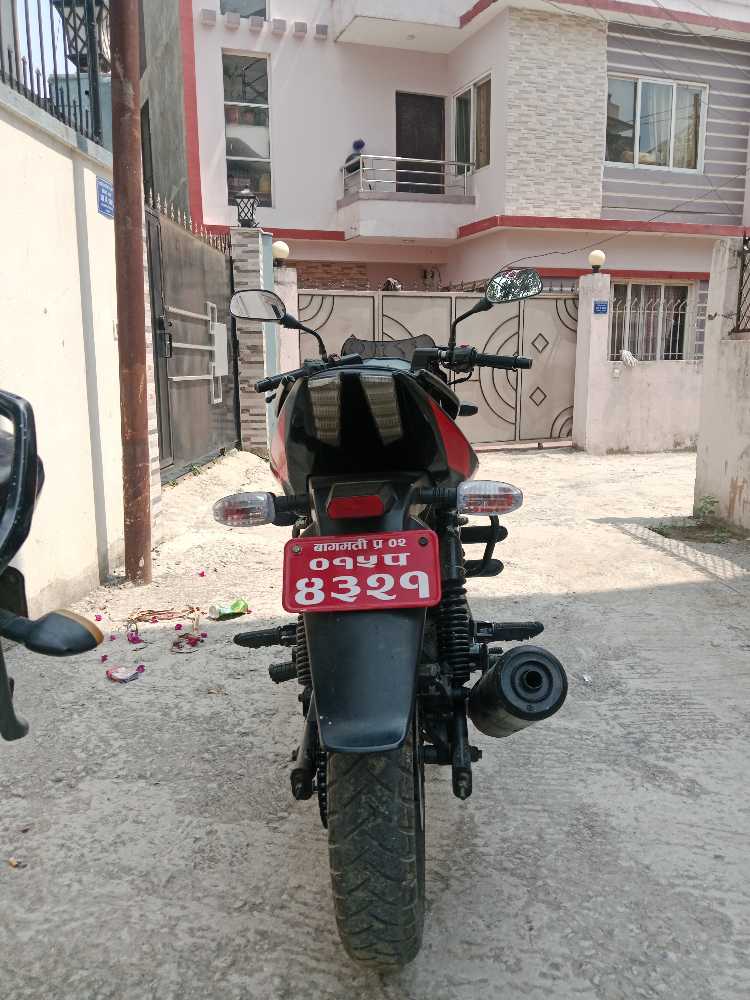 Used 2020 Bajaj Plusar 150 bike for sale in Kathmandu - Image 4 of 10