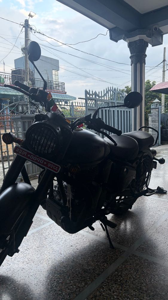 Used 2025 Royal Enfield Classic 350 bike for sale in Pokhara - Image 3 of 4