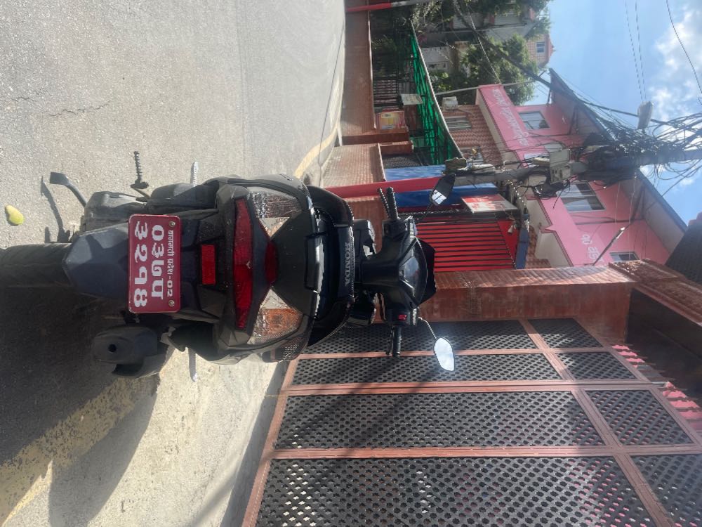 Used 2022 Honda Grazia bike for sale in Kathmandu - Image 4 of 6