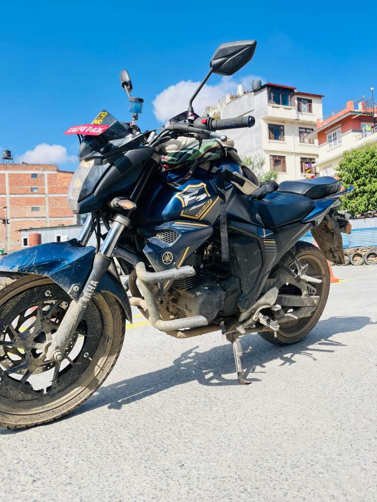Used 2020 Yamaha R15 bike for sale in Kathmandu - Image 2 of 9