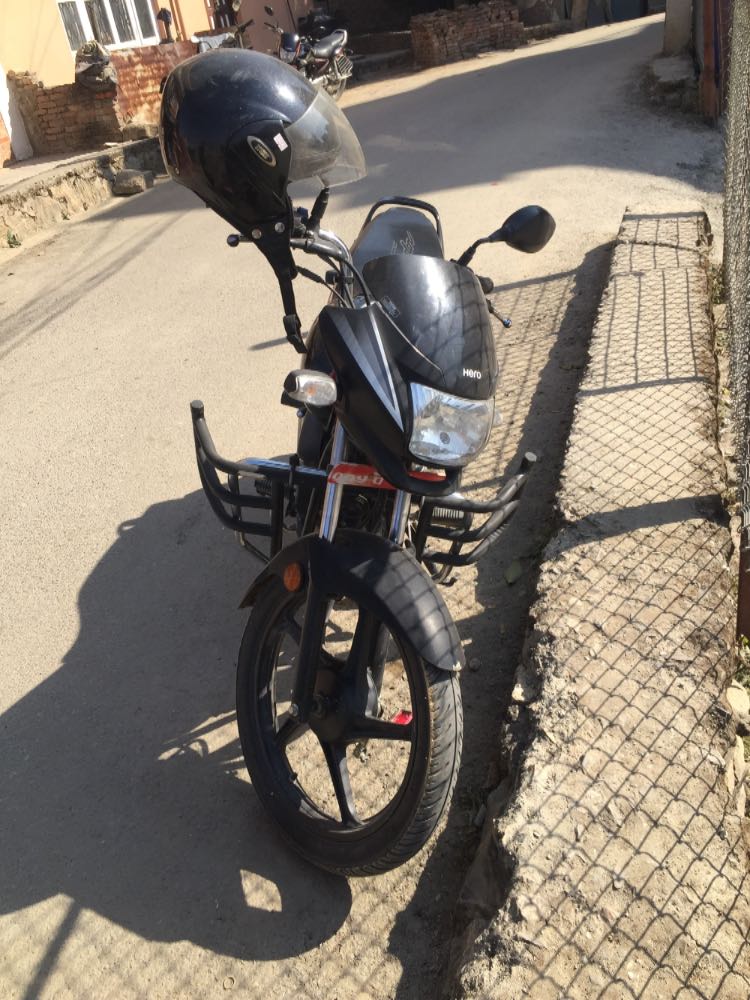 Used 2020 Hero Splendor bike for sale in Kathmandu - Image 1 of 2