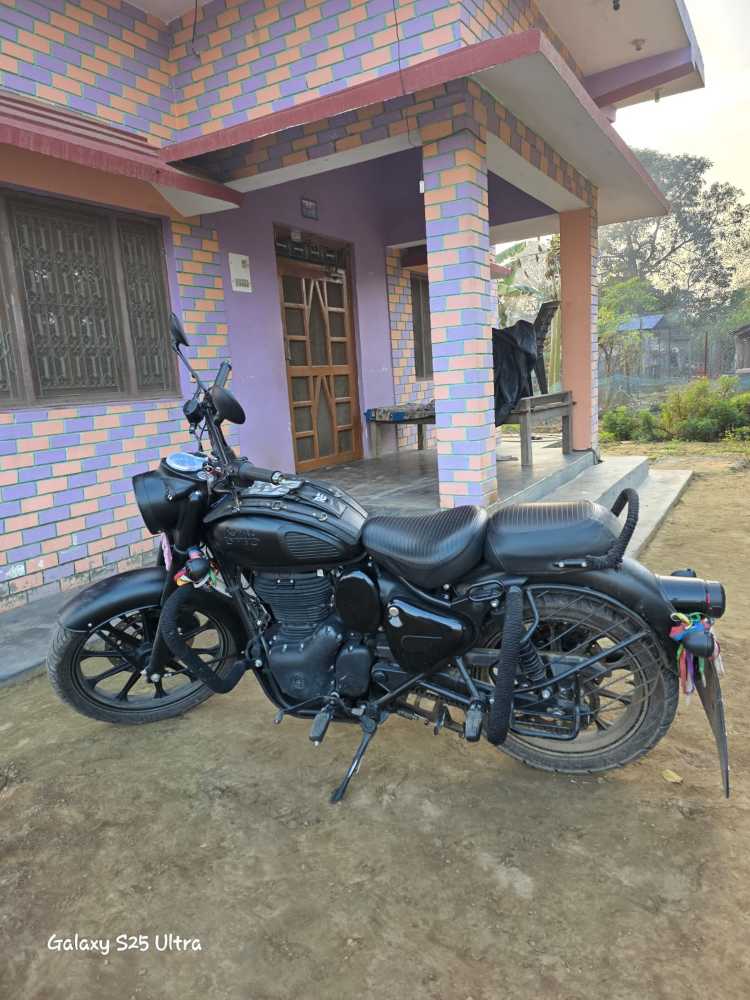 Used 2025 Royal Enfield Classic 350 for sale in Dhangadhi - Rs.500,000