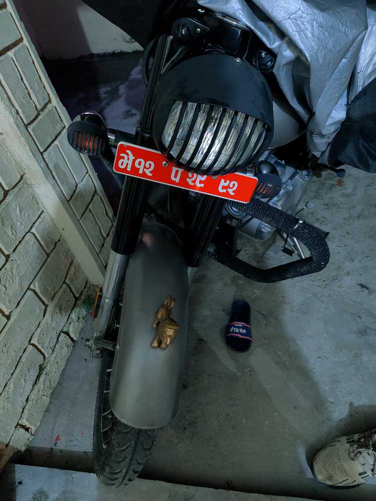 Used 2020 Royal Enfield Classic 350 bike for sale in Jhapa - Image 1 of 3