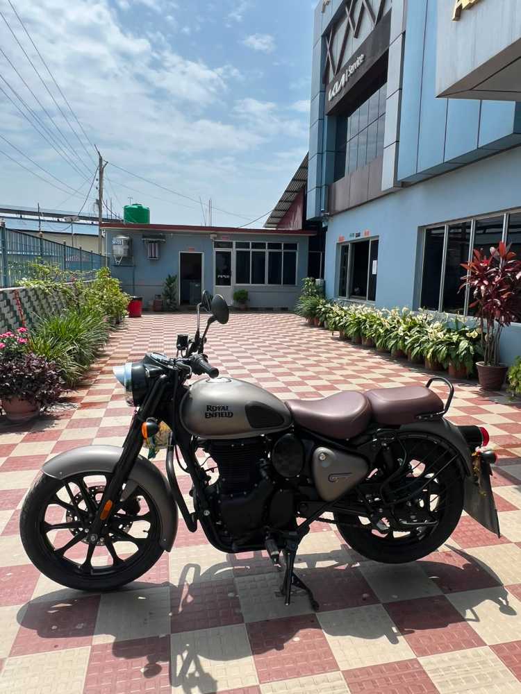 Used 2024 Royal Enfield Classic 350 bike for sale in Biratnagar - Image 5 of 5