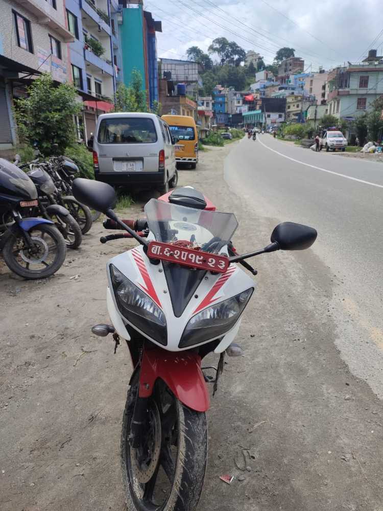 Used 2014 Yamaha R15 bike for sale in Kathmandu - Image 2 of 2
