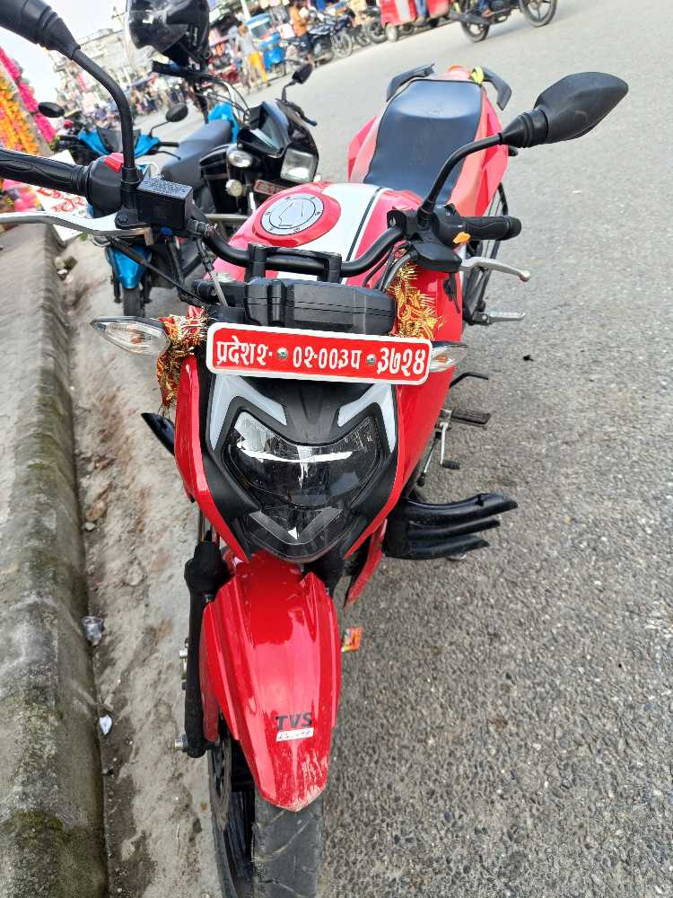 Used 2021 TVS Apache RTR 160 4V bike for sale in Sunsari - Image 3 of 4
