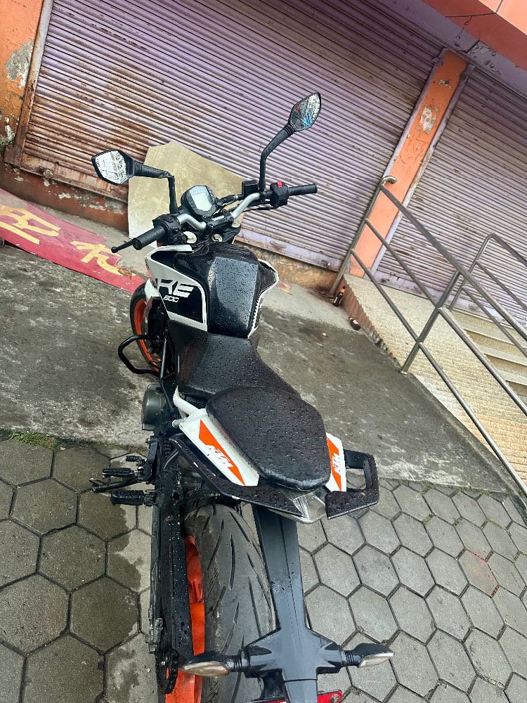Used 2020 KTM Duke 200 bike for sale in Kathmandu - Image 5 of 6