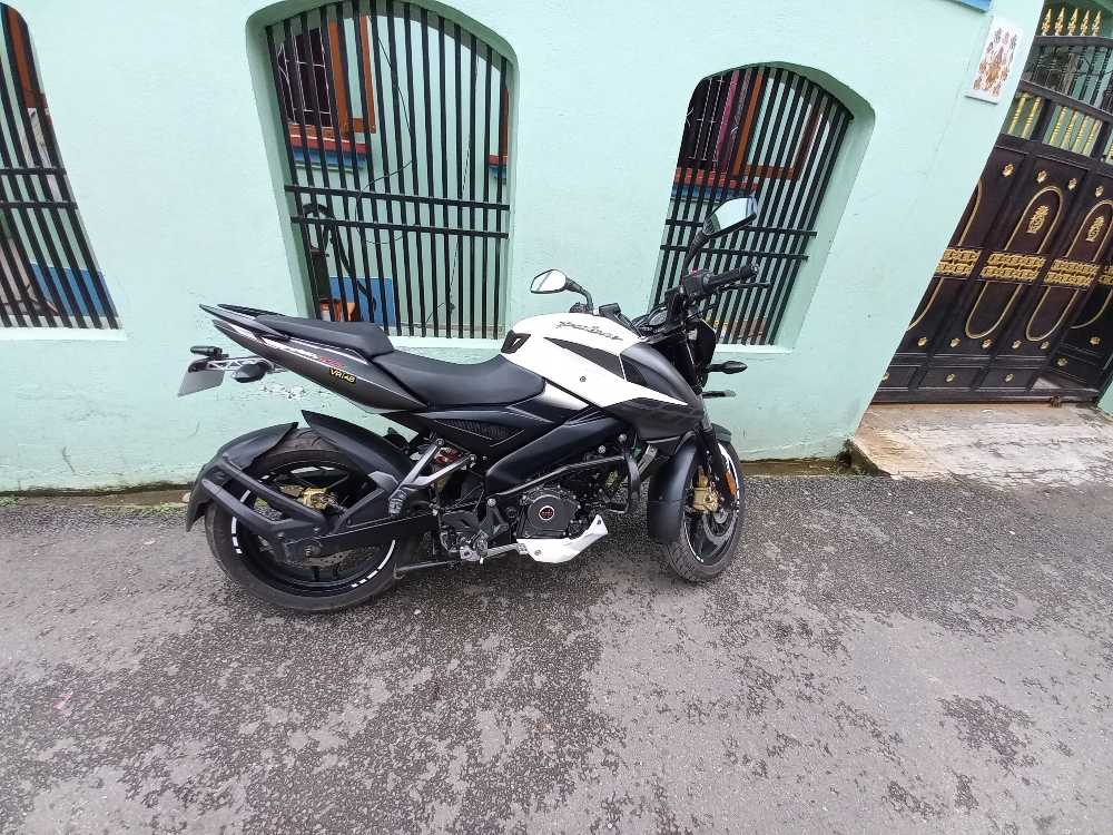 Ns 200 bike price 2020 deals