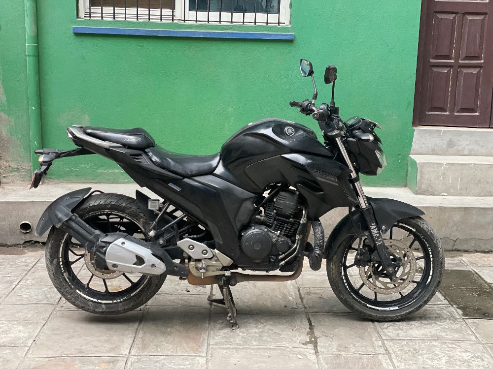 Used 2017 Yamaha FZ 25 bike for sale in Kathmandu - Image 3 of 4