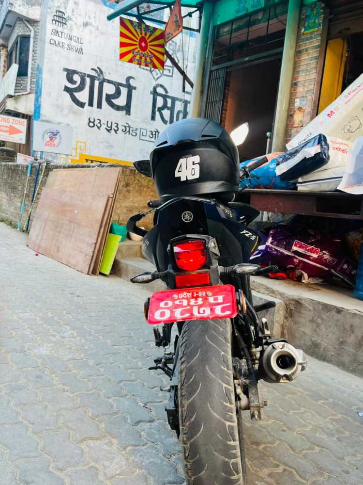 Used 2020 Yamaha R15 bike for sale in Kathmandu - Image 6 of 9