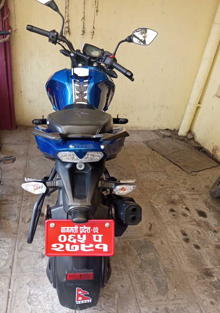 Used 2024 TVS Apache RTR 160 4V bike for sale in Kathmandu - Image 2 of 3