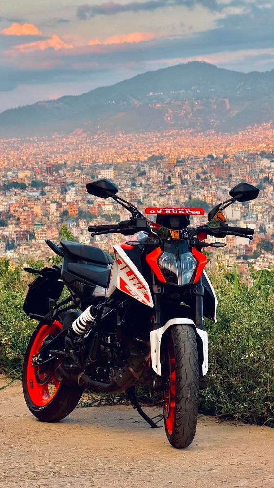 Used 2024 KTM Duke 250 bike for sale in Lalitpur - Image 2 of 2