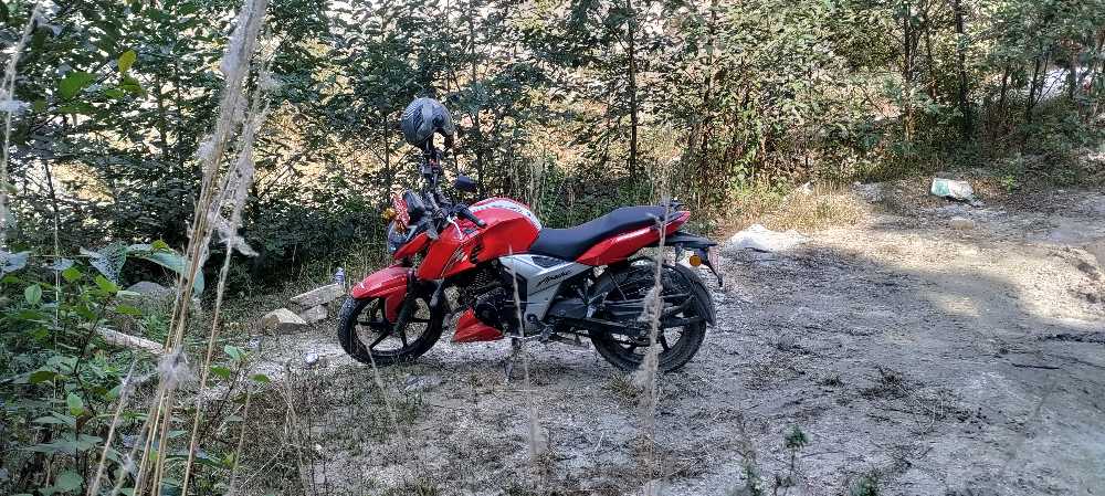Used 2020 TVS Apache RTR 160 4V bike for sale in Kathmandu - Image 2 of 5