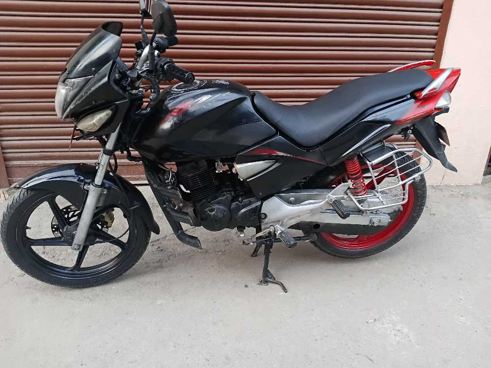 Used 2012 Hero Cbz bike for sale in Kathmandu - Image 4 of 4