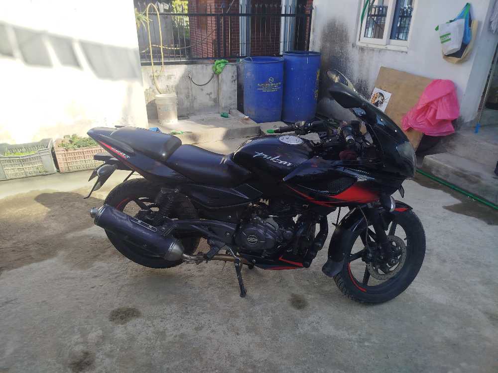 Used 2020 Bajaj Plusar 220 for sale in Kathmandu - Rs.199,999