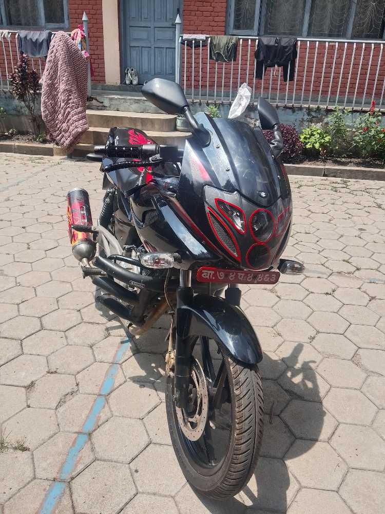 Used 2016 Bajaj Plusar 220 for sale in Kathmandu - Rs.141,000