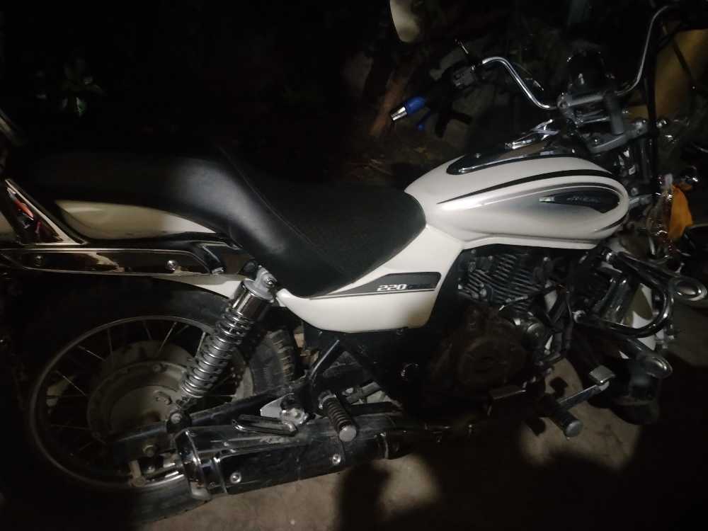 Used 2022 Bajaj Avenger 220 bike for sale in Jhapa - Image 3 of 3