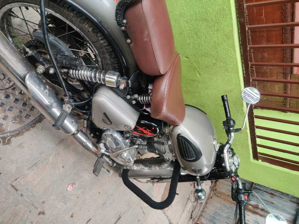 Used 2019 Royal Enfield Classic 350 bike for sale in Kathmandu - Image 3 of 3